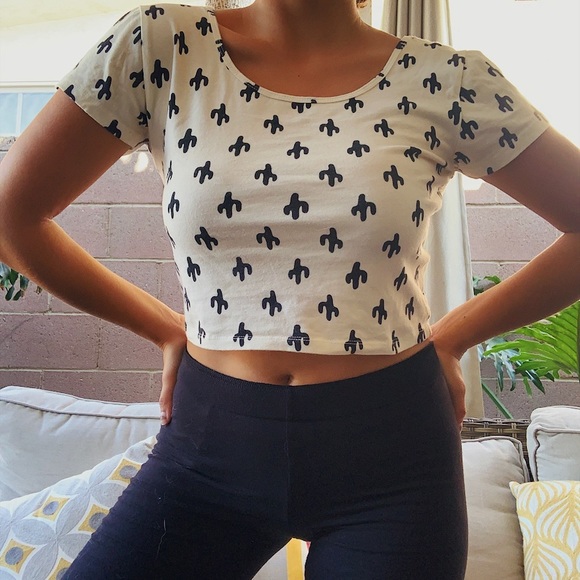 Crop top shirt - Picture 2 of 3